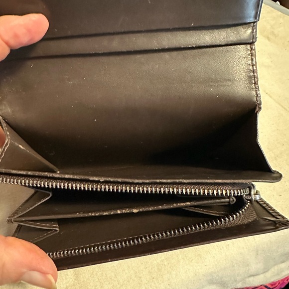 Louis Vuitton wallet. 5.75 x 3.5 deep brown color with dustbag. - Picture 4 of 10